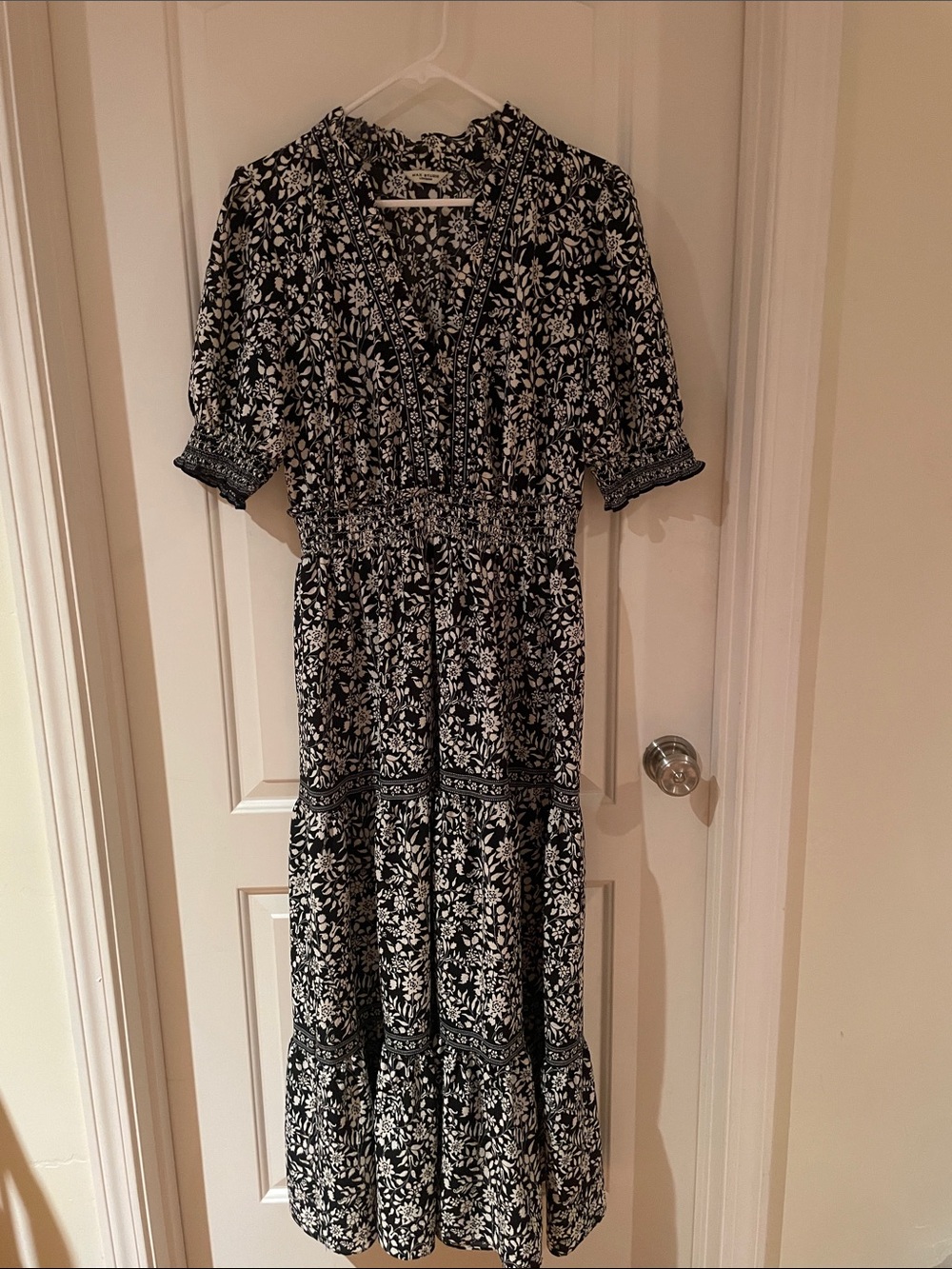 Max Studio Black and White Floral V-Neck Maxi Dress with Smocked Waist